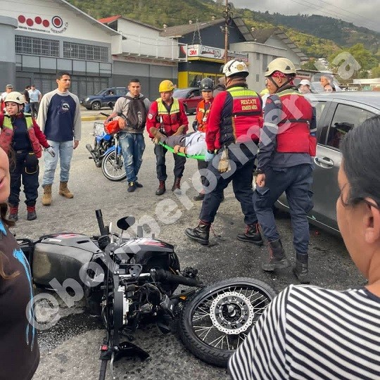 Diario Frontera, Frontera Digital,  COLISIÓN, Sucesos, ,MOTORIZADO Y SU ACOMPAÑANTE LESIONADO
EN COLISIÓN CON VEHÍCULO EN MÉRIDA