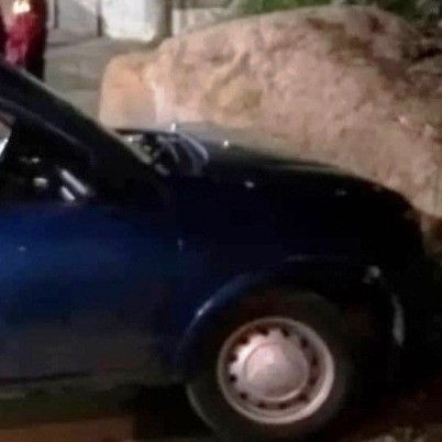 Diario Frontera, Frontera Digital,  LESIOANDOS, MÉRIDA, Sucesos, ,CONDUCTOR Y ACOMPAÑANTE RESULTARON
LESIONADOS TRAS IMPACTAR CONTRA UNA ROCA EN MÉRIDA