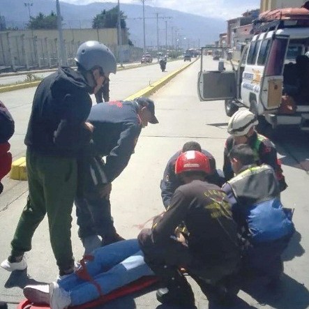 Diario Frontera, Frontera Digital,  colisión motorizado, Sucesos, ,COPILOTO DE MOTORIZADO LESIONADA EN COLISIÓN
ENTRE CAMIONETA Y UNA MOTO EN MÉRIDA