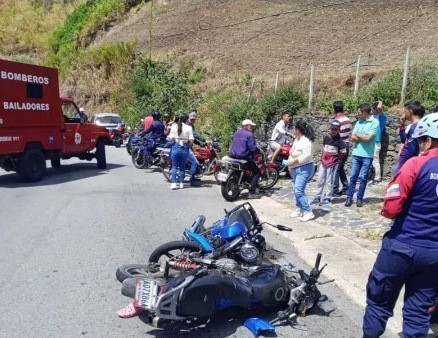 Diario Frontera, Frontera Digital,  COLISIÓN MOTOS, BAILADORES, UN MUERTO, Sucesos, ,Colisión entre dos motos dejó un muerto
y tres heridos en Bailadores