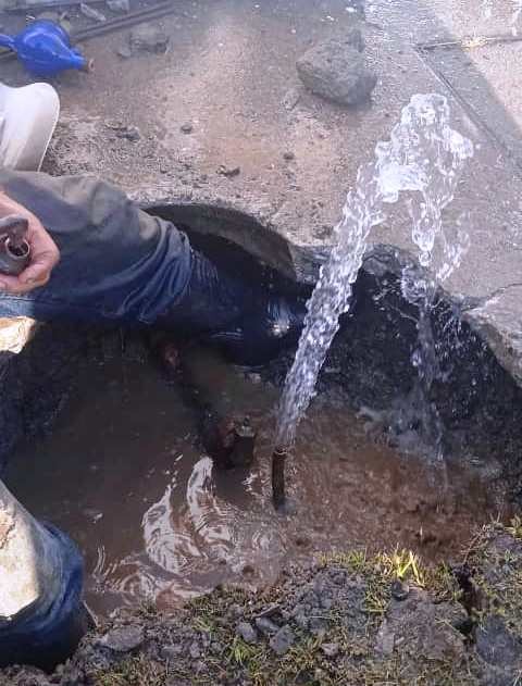 Diario Frontera, Frontera Digital,  Jehyson Guzmán, agua potable, Oswaldo Ferrer, Aguas de Mérida, Politica, ,Fuerza laboral de Aguas de Mérida corrigió fuga 
de agua potable en la parroquia Juan Rodríguez Suárez
