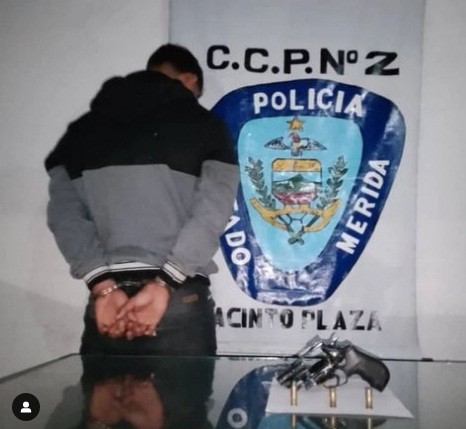Diario Frontera, Frontera Digital,  POLICÍA DE MÉRIDA, Sucesos, ,Policía aprehendió a un joven 
con arma de fuego en Mérida