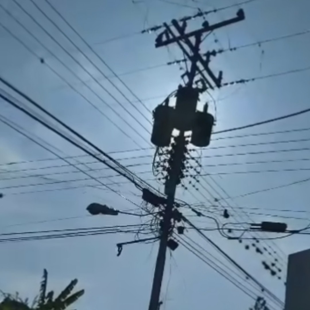 Diario Frontera, Frontera Digital,  Municipio Alberto Adriani, El Vigía, Lisandro Segura, Corpoelec, El Vigía Panamericana, ,Explosión de transformador dejó sin servicio a familias y comerciantes de Buenos Aires