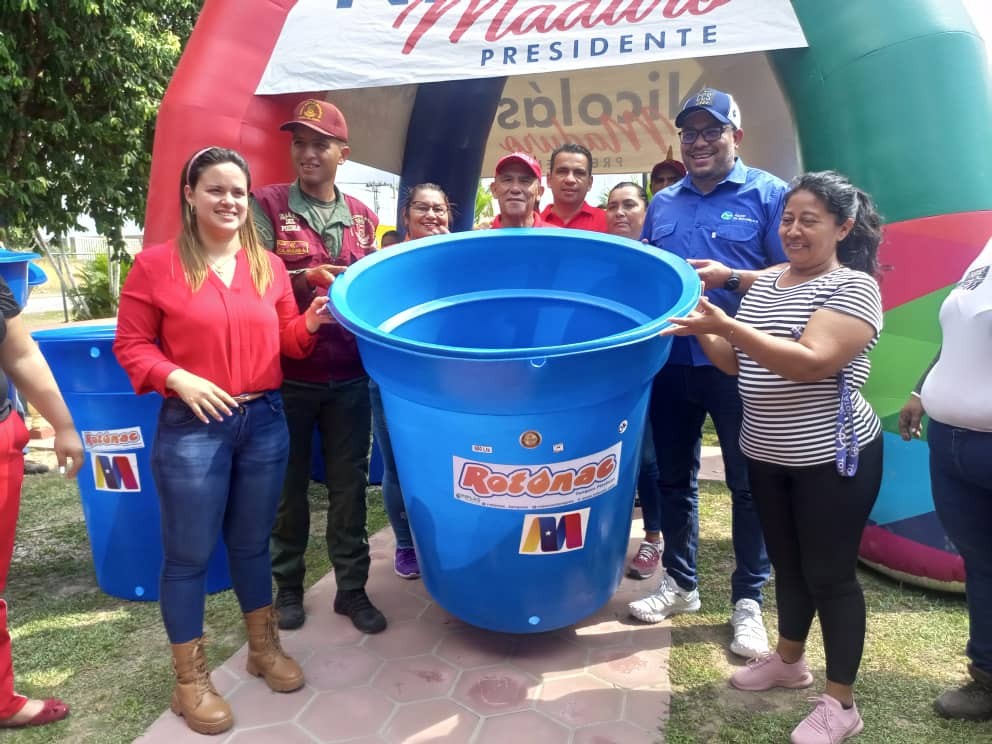 Diario Frontera, Frontera Digital,  Jehyson Guzmán, Nicolás Maduro, municipio Alberto Adriani, El Vigía, Oswaldo Ferrer, MinAguas, El Vigía Panamericana, ,Jehyson Guzmán entregó 400 tanques de agua en El Vigía