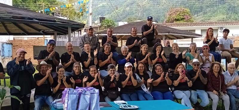 Diario Frontera, Frontera Digital,  Mocoties, ,Exalumnos del Grupo Escolar, Colegio y Liceo en Zea
rindieron merecido homenaje a docentes de Educación Física