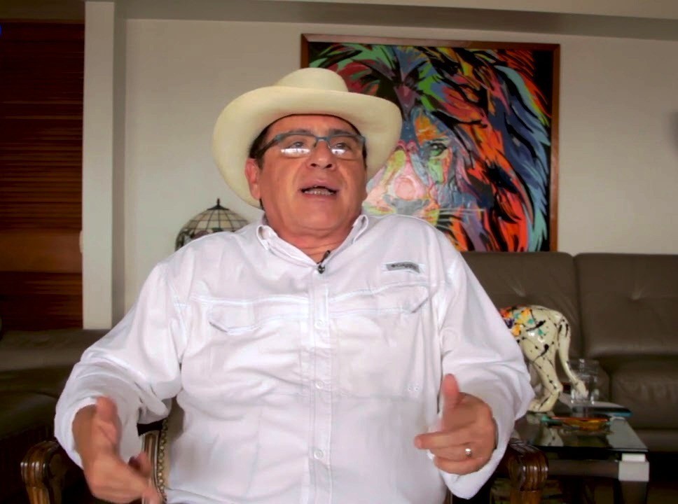 Diario Frontera, Frontera Digital,  Páramo, ,Abraham Hayón y familia les desea 
unas felices fiestas decembrinas