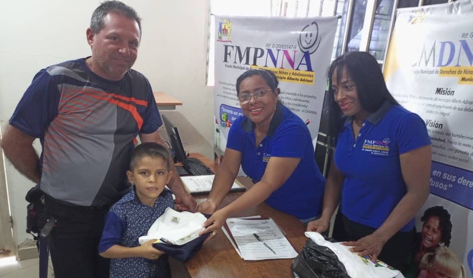 Diario Frontera, Frontera Digital,  municipio Alberto Adriani, Fatil Elías, Cmdnna, El Vigía, Fmpnna, Idenna, Lisandro Segura, El Vigía Panamericana, ,Cmdnna obsequió uniformes deportivos a niños de diferentes planteles educativos de El Vigía