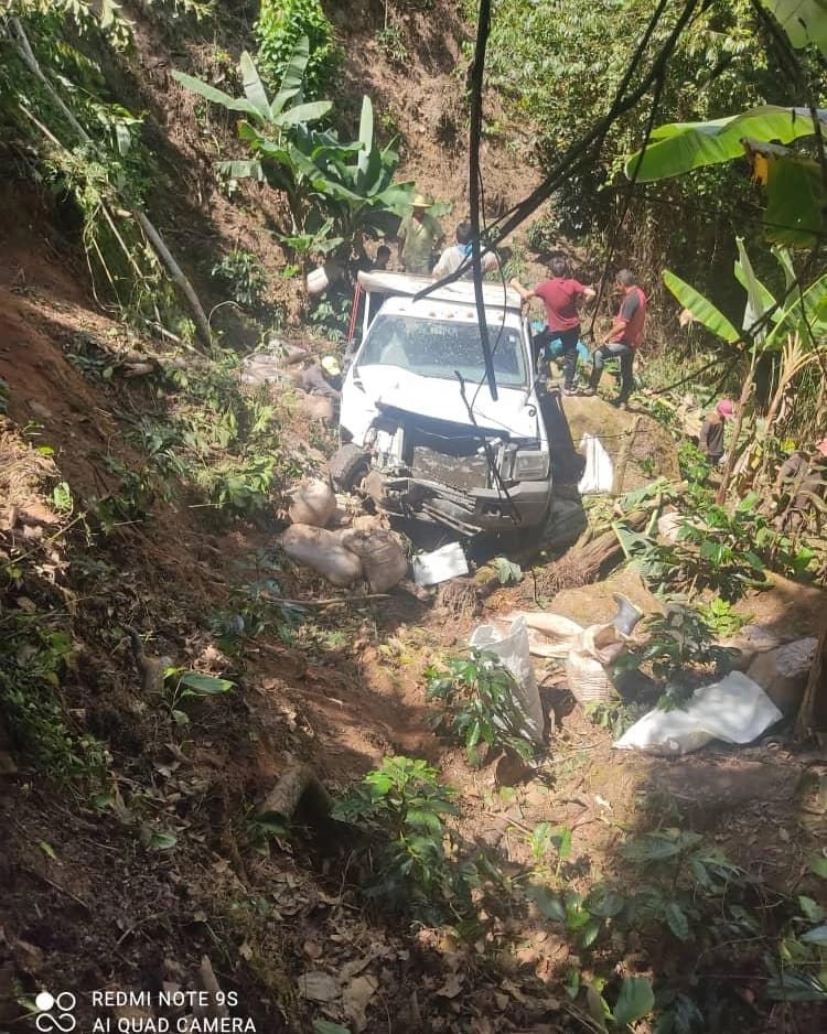 Diario Frontera, Frontera Digital,  municipio Guaraque, Iahula, Mesa de Quintero, Sucesos, ,Aparatoso accidente dejó dos heridos en Guaraque
