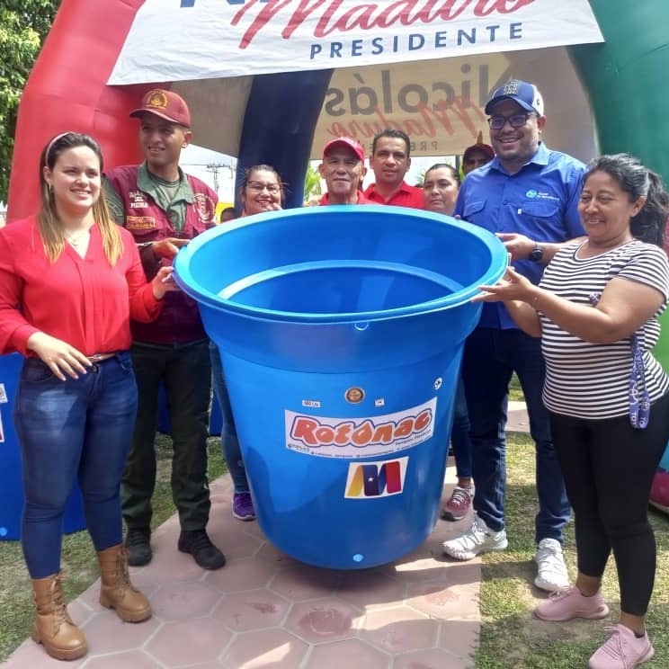 Diario Frontera, Frontera Digital,  Jehyson Guzmán, Nicolás Maduro, municipio Alberto Adriani, El Vigía, Oswaldo Ferrer, MinAguas, El Vigía Panamericana, ,Jehyson Guzmán entregó 400 tanques de agua en El Vigía