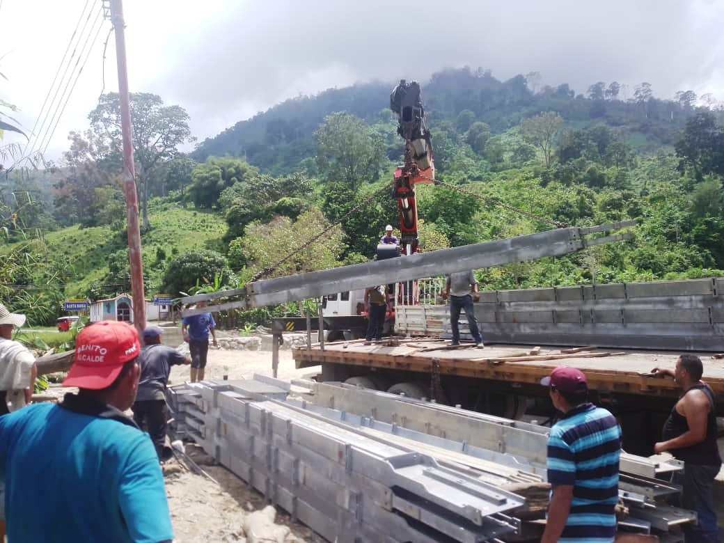Diario Frontera, Frontera Digital,  Jehyson Guzmán, Santa María de Santa Apolonia, El Vigía Panamericana, ,Jehyson Guzmán entregó último lote de secciones metálicas del puente Cagua