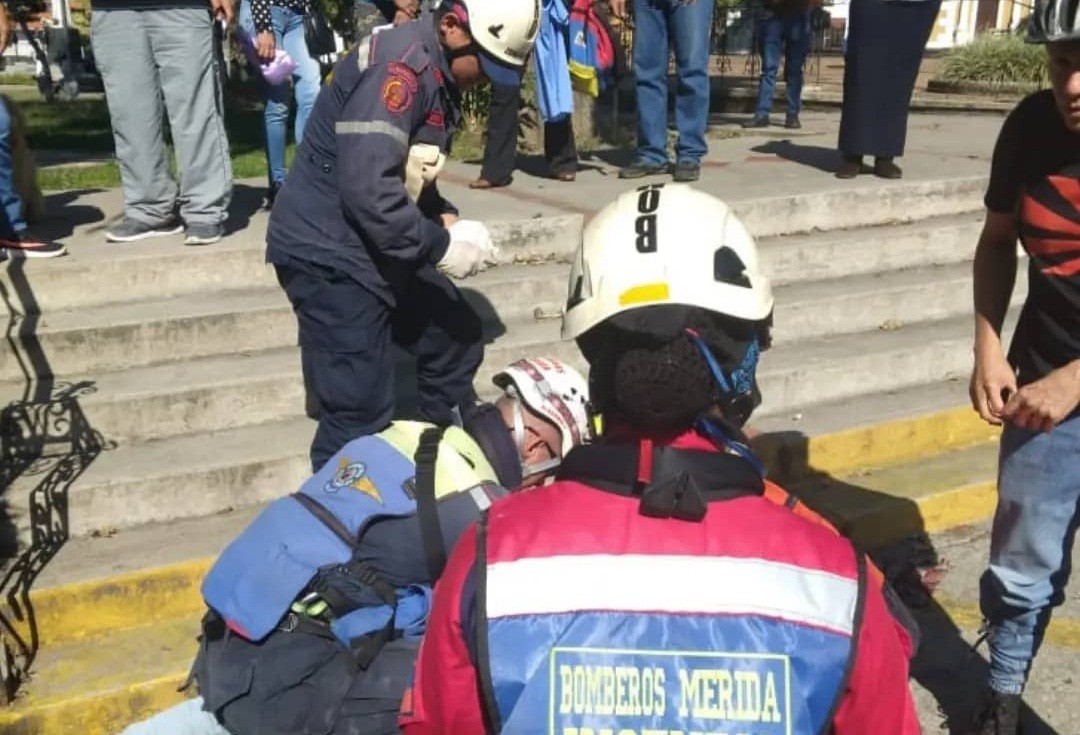 Diario Frontera, Frontera Digital,  LESIONADA, MÉRIDA, PLAZA DE MILLA, PLAZASUCRE, Sucesos, ,Ciudadana lesionada al caerse
por las escaleras de una plaza en Mérida