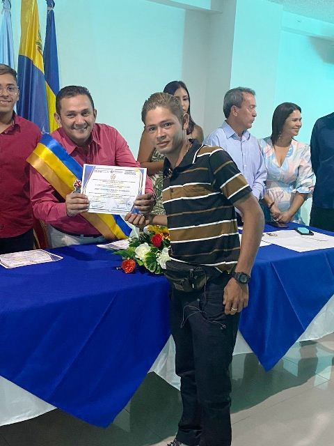 Diario Frontera, Frontera Digital,  MUNICIPIO OBISPO RAMOS DE LORA, Alcalde Enrique Guillén, DÍA DE LA JUVENTUD, El Vigía Panamericana, ,Alcalde Enrique Guillén condecoró a 65 jóvenes destacados