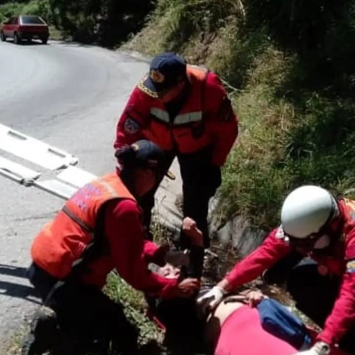 Diario Frontera, Frontera Digital,  CUERPO DE BOMBEROS, MÉRIDA, CAPILLA DE LSA VIRGEN DEL CARMEN, Sucesos, ,Bomberos trasladaron a dos lesionados al Iahula
tras ser expelidos en Mérida