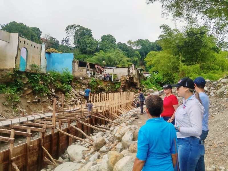 Diario Frontera, Frontera Digital,  MURO EN GUAYABONES, MUNICIPIO OBISPO RAMOS DE LORA, El Vigía Panamericana, ,Gobernador Jehyson Guzmán construye muro de protección en el río Guayabones