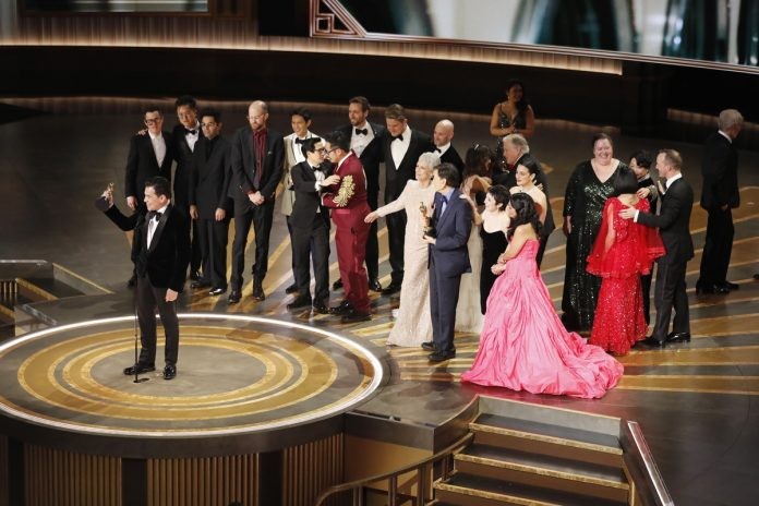 Diario Frontera, Frontera Digital,  PREMOS OSCAR, Farándula, ,El Oscar y otra noche predecible: 
triunfó Todo en todas partes al mismo tiempo