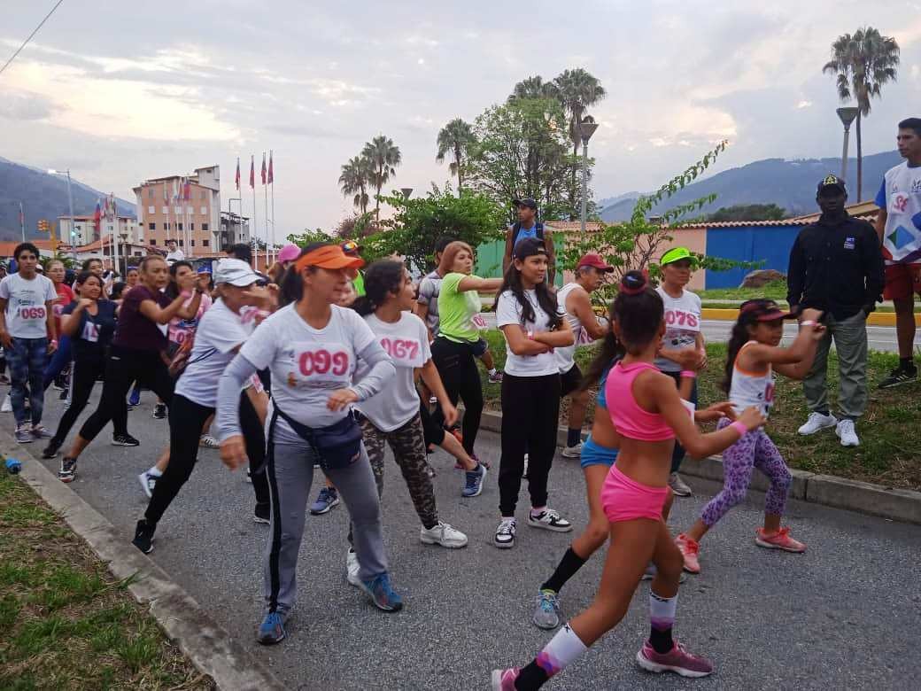 Diario Frontera, Frontera Digital,  CAMINATA NOCTURNA MÉRIDA, INJUVEM, Entretenimiento, ,Caminata Nocturna de Colores 6K culminó con éxito