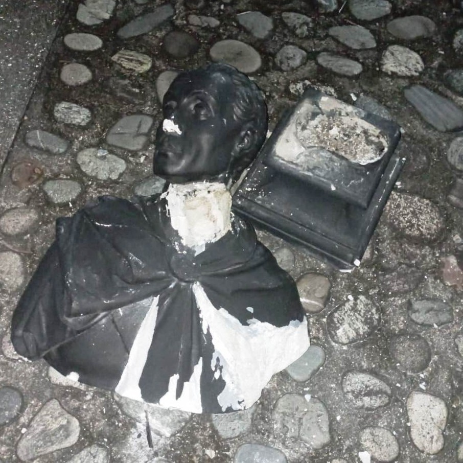 Diario Frontera, Frontera Digital,  MUCUJPEPE, BUSTO DE BOLÍVAR, El Vigía Panamericana, ,Delincuentes acabaron con el busto de Bolívar en Mucujepe