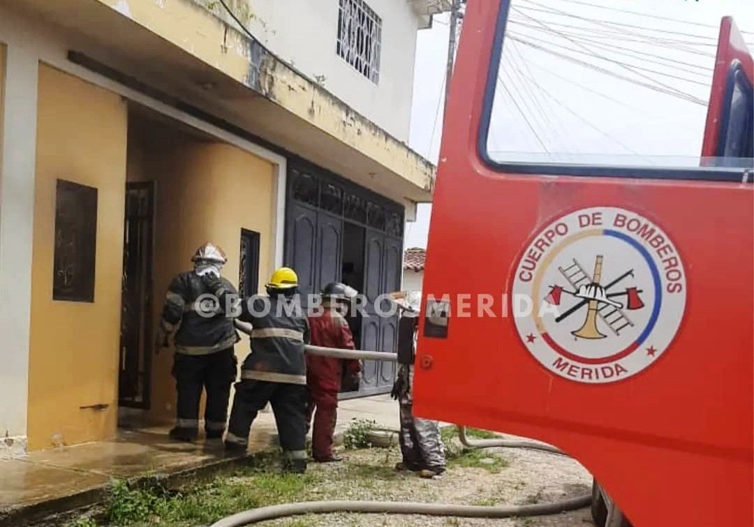 Diario Frontera, Frontera Digital,  CUERPO DE BOMBEROS, MÉRIDA, VIVIENDA, EL VIGÍA, Sucesos, ,Gerencia de Prevención del Cuerpo de Bomberos
investigará incendio de una vivienda en El Vigía