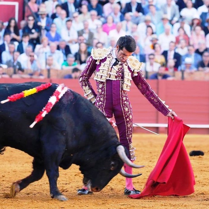 Diario Frontera, Frontera Digital,  FERIA DE ABRIL, OCTAVO FESTEJO DE ABONO, SEVILLA, Entretenimiento, ,A Morante lo tratan como cacereño, a Emilio de Justo le permiten su corrección 
con el sublime «Filósofo»