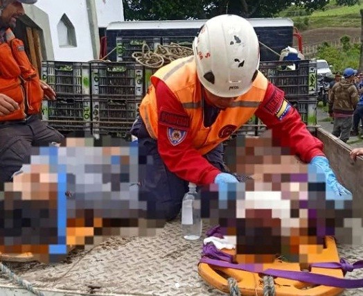 Diario Frontera, Frontera Digital,  LESIONADOSA, VUELCO TIMOTES, LESIONADOS, Sucesos, ,Tres lesionados tras vuelco de vehículo
por un barranco en Timotes