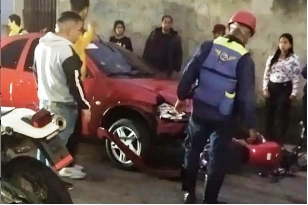 Diario Frontera, Frontera Digital,  ACCIDENTE, SANTO DOMINGO, PÁRAMO DE MÉRIDA, Sucesos, ,Dos heridos en colisión entre un vehículo
y una moto en Santo Domingo