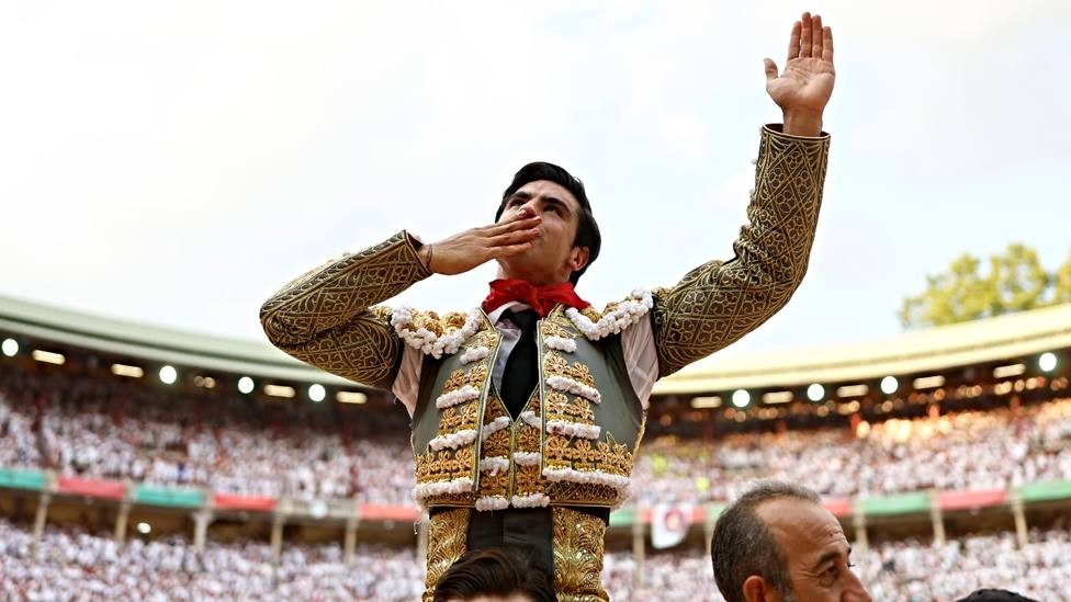 Diario Frontera, Frontera Digital,  Colombo, el cañón de Venezuela, Entretenimiento, ,Colombo, el cañón de Venezuela 
tumba una imponente miurada y la puerta grande
