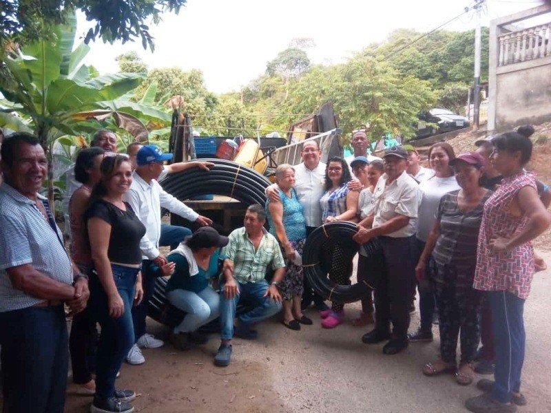 Diario Frontera, Frontera Digital,  Geovanny Araque, LISANDRO SEGURA, El Vigía Panamericana, ,Cuarenta familias se beneficiaron
con tres rollos de mangueras en El Vigía