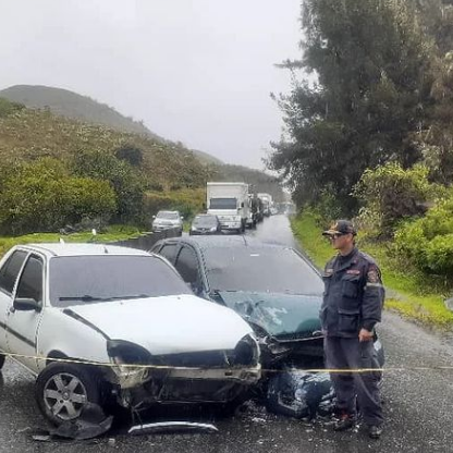 Diario Frontera, Frontera Digital,  CINCO LESIONADOS, CUERPO DE BOMBEROS, SANTO DOMINGO, PÁRAMO, Sucesos, ,Cinco lesionados atendió Cuerpo de Bomberos
en colisión entre dos vehículos en Santo Domingo