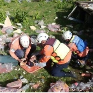 Diario Frontera, Frontera Digital,  LESIONADOS VUELCO, CAVA, TRASANDINA, Sucesos, ,Dos lesionados en vuelco de cava 
en la carretera Trasandina