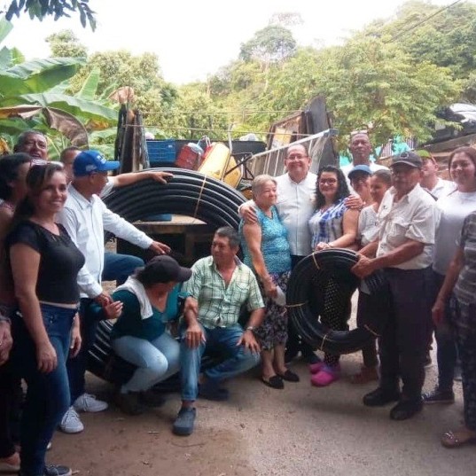 Diario Frontera, Frontera Digital,  Geovanny Araque, LISANDRO SEGURA, El Vigía Panamericana, ,Cuarenta familias se beneficiaron
con tres rollos de mangueras en El Vigía