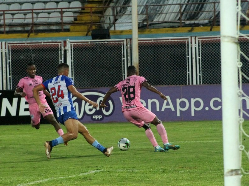 Diario Frontera, Frontera Digital,  ESTUDIANTES DE MÉRIDA, Deportes, ,Estudiantes de Mérida tropezó en “La Carolina”