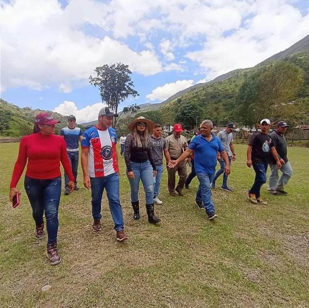 Diario Frontera, Frontera Digital,  VIALIDAD LOS GIROS, MÉRIDA, POUEBLOS DEL SUR, GOBIERNO DE JEYYSON GUZMÁN, PUEBLOS DEL SUR, Entretenimiento, Regionales, ,Gobierno regional recupera vialidad en Los Giros