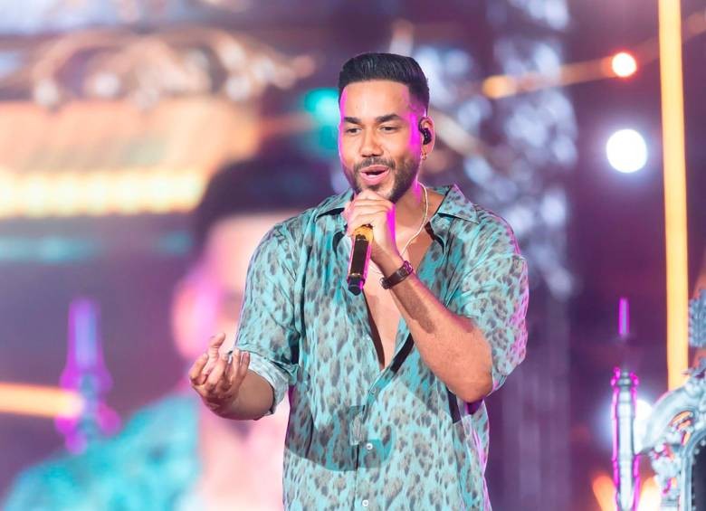 Diario Frontera, Frontera Digital,  Romeo Santos, Farándula, ,¿Le pusieron los ganchos? A Romeo Santos le cayó la autoridad 
en pleno concierto en Colombia