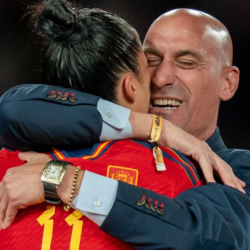 Diario Frontera, Frontera Digital,  LUIS RUBIALES, Deportes, ,Luis Rubiales renuncia a la RFEF tras el beso 
no deseado a Jenni Hermoso hace 3 semanas