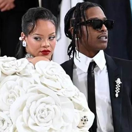 Diario Frontera, Frontera Digital,  RIHANNA, Farándula, ,Rihanna volvió a ser madre 
y compartió las primeras fotos de su bebé