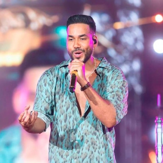 Diario Frontera, Frontera Digital,  Romeo Santos, Farándula, ,¿Le pusieron los ganchos? A Romeo Santos le cayó la autoridad 
en pleno concierto en Colombia