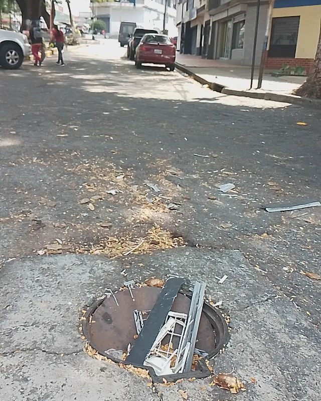 Diario Frontera, Frontera Digital,  El Vigía Panamericana, ,Usuarios exigen arreglo de alcantarilla que se ubica entre calle 7 con avenida 14 de El Vigía