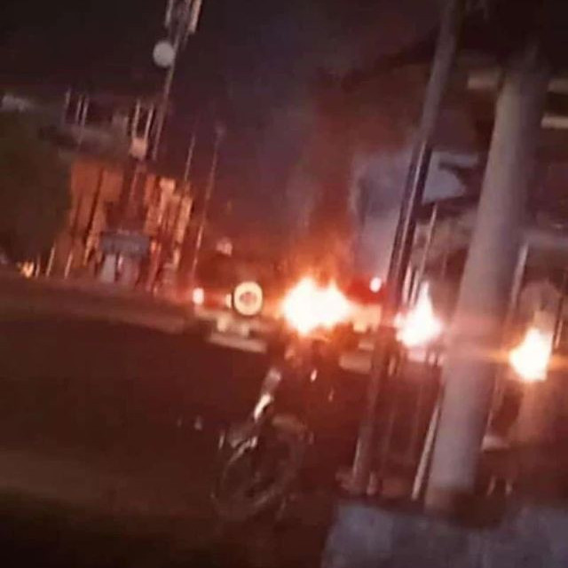 Diario Frontera, Frontera Digital,  El Vigía Panamericana, ,Vecinos de La Playita quemaron cauchos y protestaron en contra de los cortes eléctricos