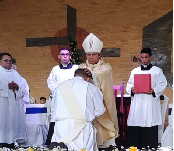 Diario Frontera, Frontera Digital,  El Vigía Panamericana, ,Diócesis de El Vigía - San Carlos del Zulia realizó
la ordenación de Jesús David Quintero