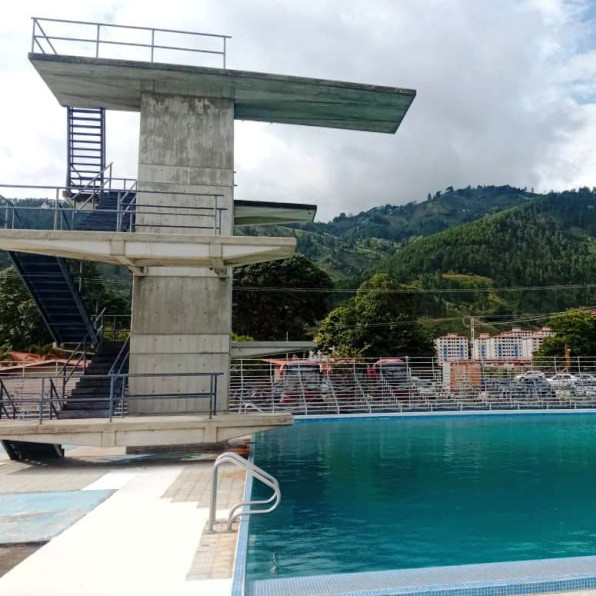 Diario Frontera, Frontera Digital,  Deportes, ,El gobernador Jehyson Guzmán acondiciona piscinas del complejo 5 Águilas Blancas