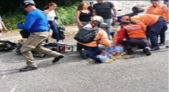 Diario Frontera, Frontera Digital,  Sucesos, ,Dos jóvenes resultaron lesionadas
en vuelco de moto en Mérida