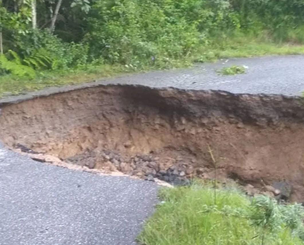 Diario Frontera, Frontera Digital,  El Vigía Panamericana, ,No hay paso vehicular entre La Azulita y Caño Zancudo