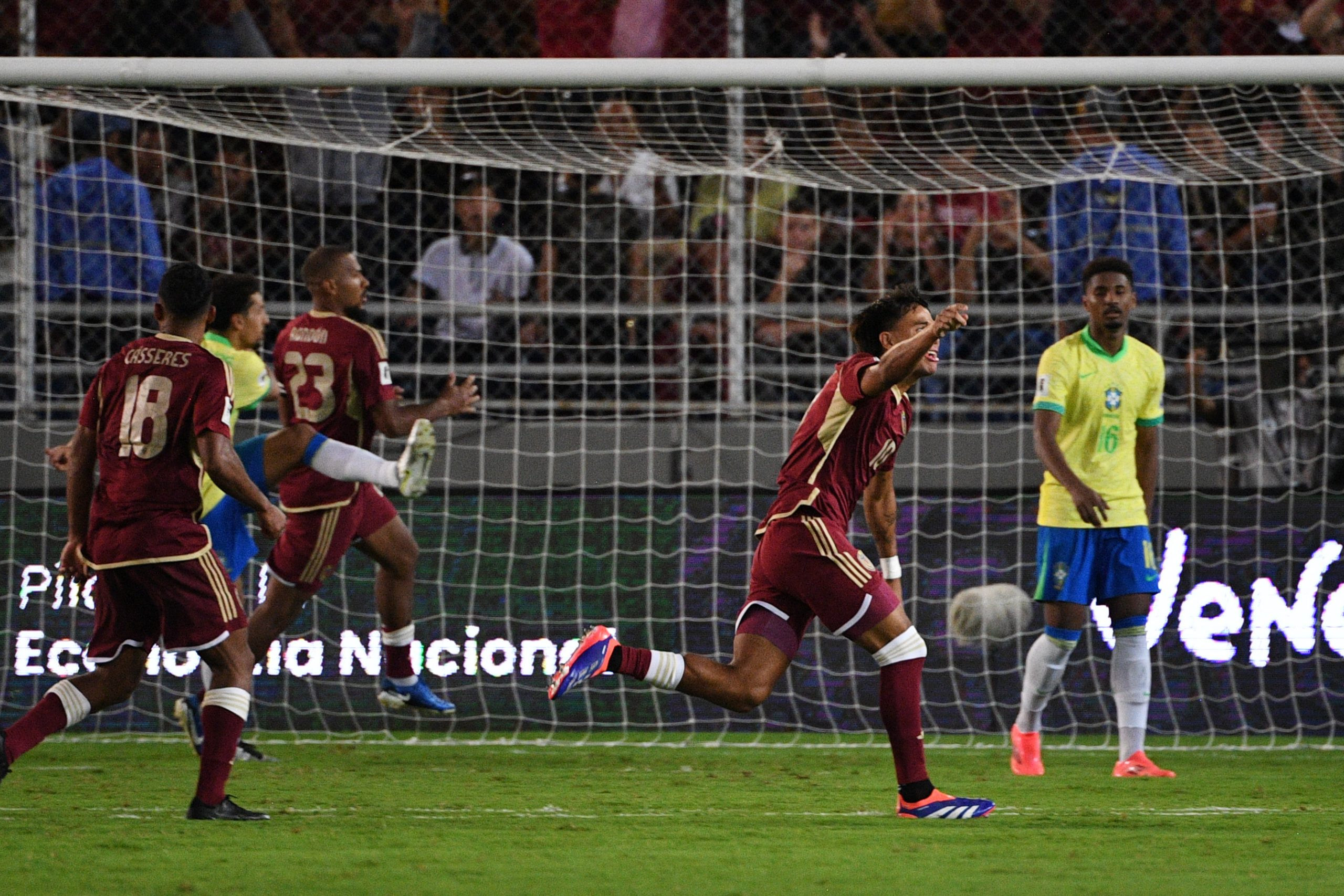 Diario Frontera, Frontera Digital,  Deportes, ,Romo ataja penal y Segovia anota: Venezuela sorprende al empatar 1-1 a Brasil