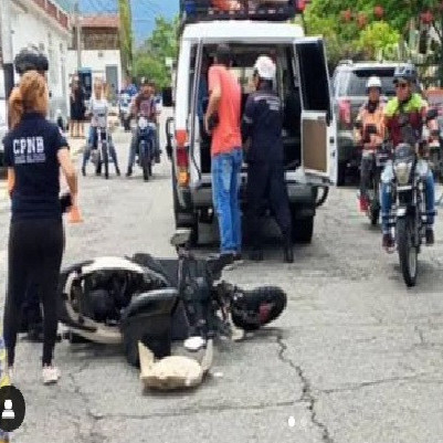 Diario Frontera, Frontera Digital,  Sucesos, ,Dos jóvenes resultaron lesionadas
en colisión entre motos en Tovar