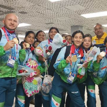 Diario Frontera, Frontera Digital,  Deportes, ,Gobernador Jehyson Guzmán rindió homenaje a la selección de kickingball de playa