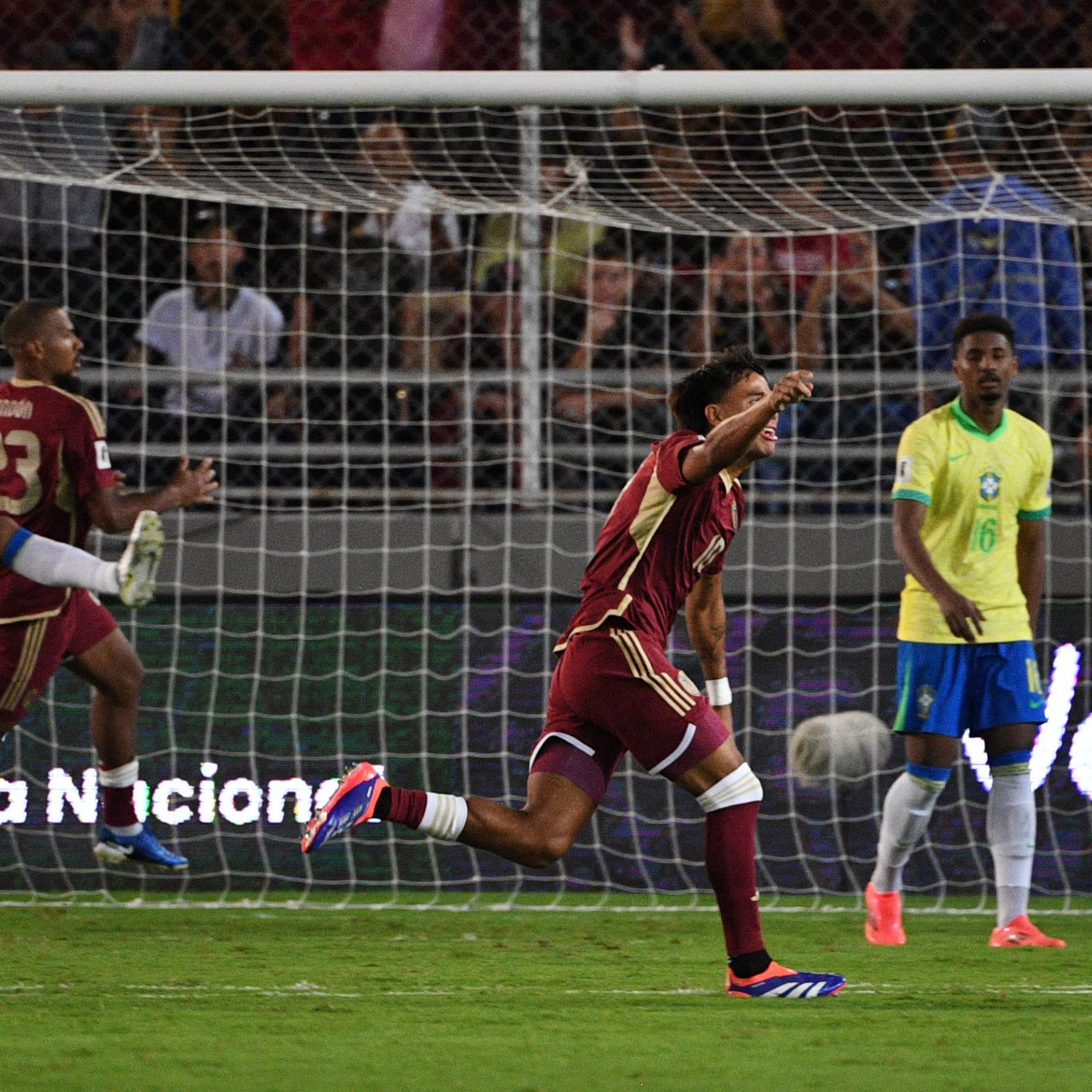 Diario Frontera, Frontera Digital,  Deportes, ,Romo ataja penal y Segovia anota: Venezuela sorprende al empatar 1-1 a Brasil