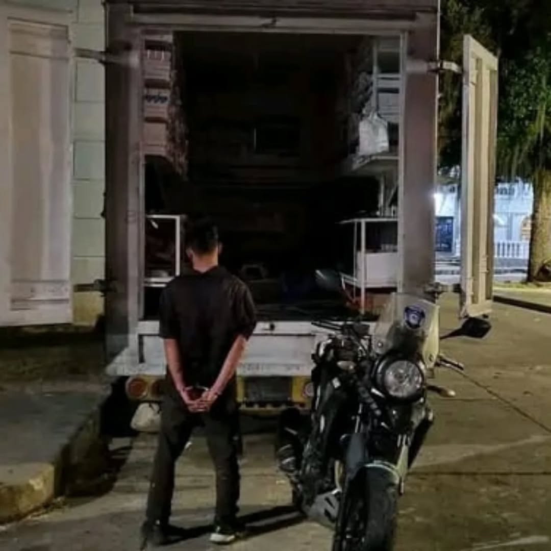 Diario Frontera, Frontera Digital,  Sucesos, ,Capturado delincuente mientras hurtaba Camión de Farmacia FENIX