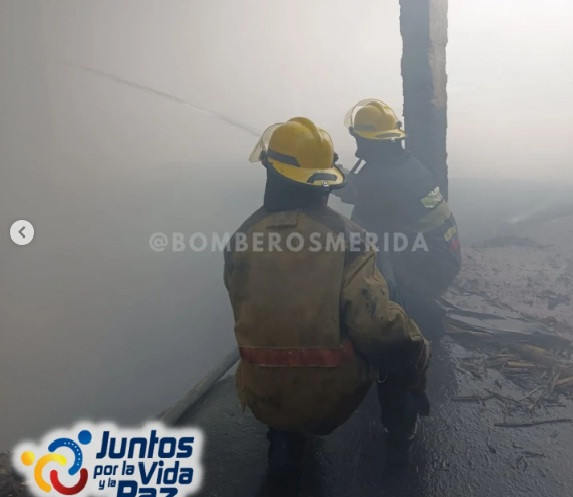Diario Frontera, Frontera Digital,  Sucesos, ,Funcionarios del Cuerpo de Bomberos sofocaron incendio en un trapiche de Ejido