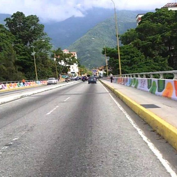 Diario Frontera, Frontera Digital,  Sucesos, ,Cuerpo de Bomberos evitó que ciudadana se lanzara por el viaducto Miranda en Mérida