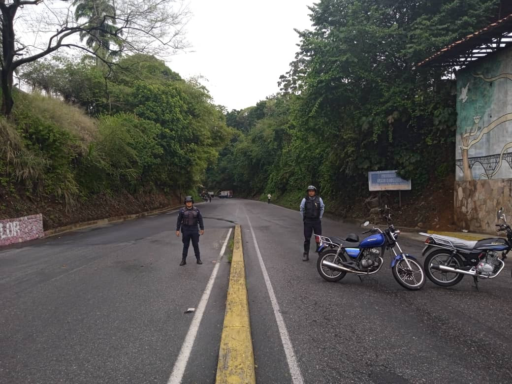 Diario Frontera, Frontera Digital,  El Vigía Panamericana, ,Policía cooperó en el resguardo a los trabajadores que establecieron el paso por la Troncal 001